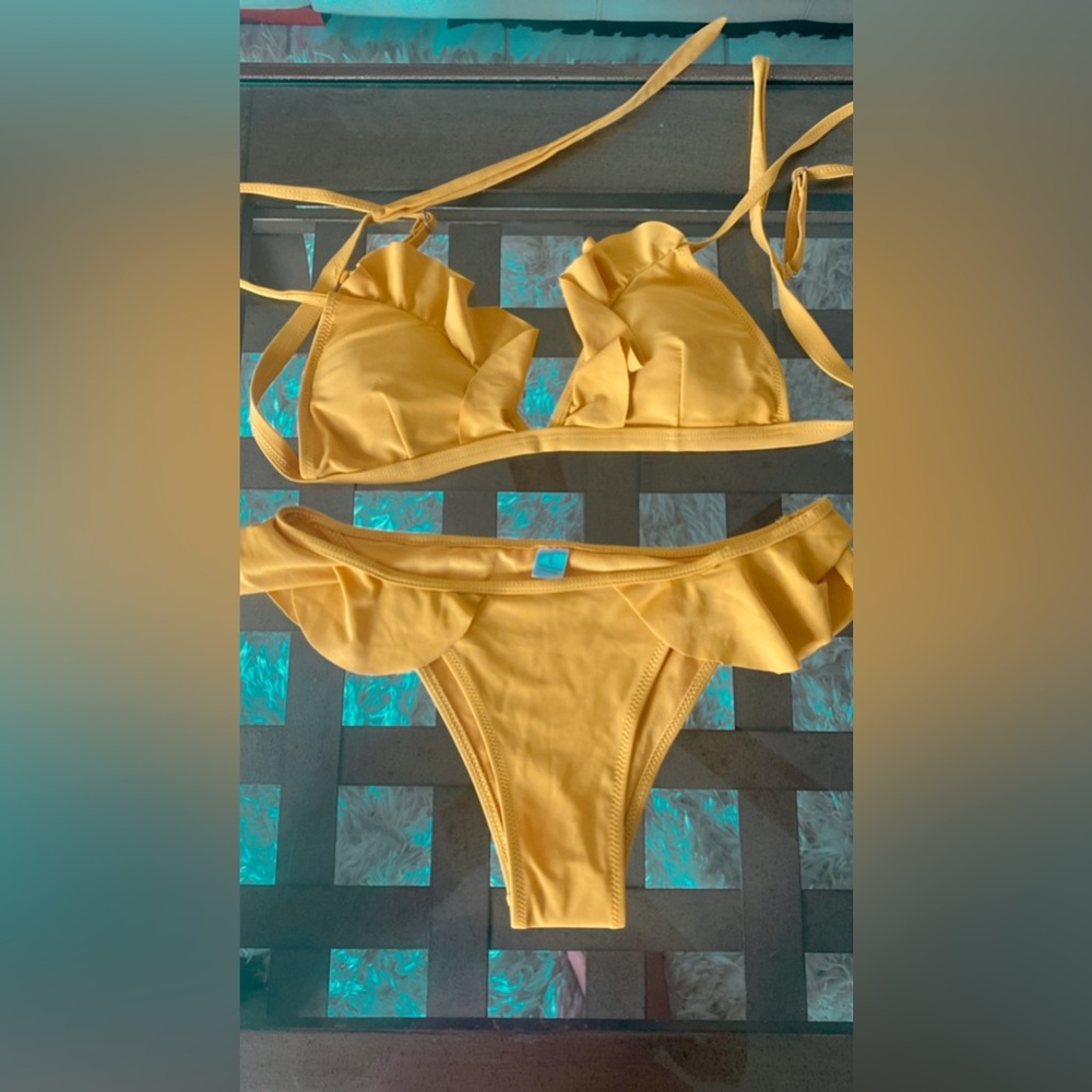 Mustard bikini!